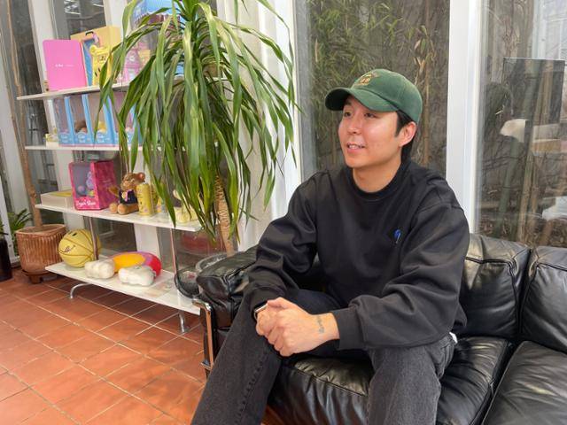 서울 신사동 GFFG 본사에서 김민식 리틀넥 BO가 브랜드 관리 방법을 이야기하고 있다. 손서영 인턴기자