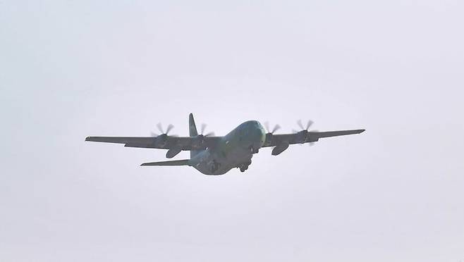 22일 오후 5시20분경 공군 C-130J '슈퍼 허큘리스' 수송기가 수단 인근 국가인 지부티의 미군기지에 안전하게 착륙했다.ⓒ국방부