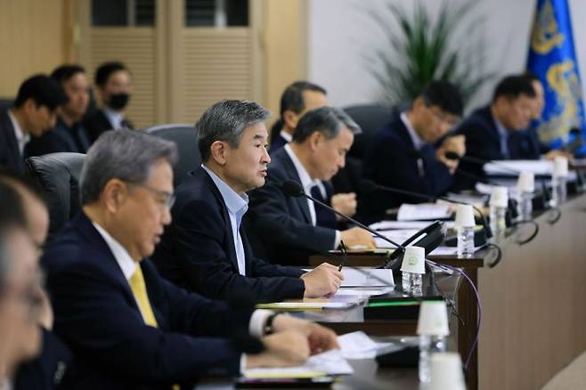 윤석열 대통령이 조태용 국가안보실장에게 서울에 잔류하도록 지시했다고 24일 대통령실은 밝혔다. [이미지출처=연합뉴스]