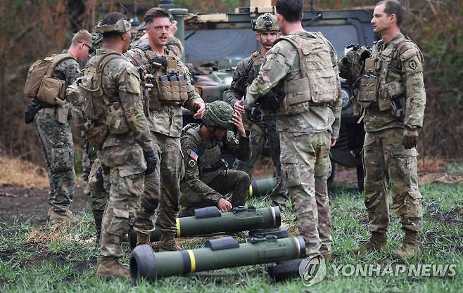 합동 훈련하는 미군과 필리핀군 [AFP=연합뉴스]