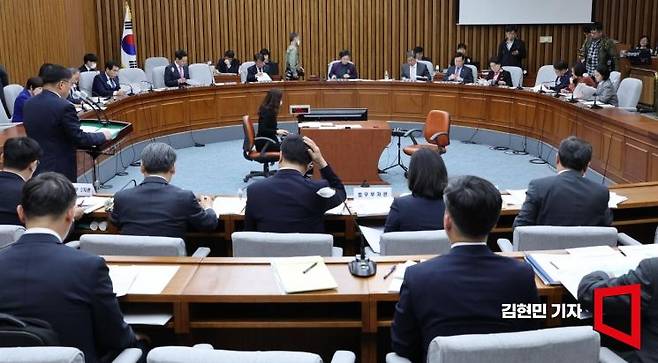 26일 국회에서 인구위기특별위원회 전체회의가 김영선 위원장 주재로 열리고 있다. 사진=김현민 기자 kimhyun81@