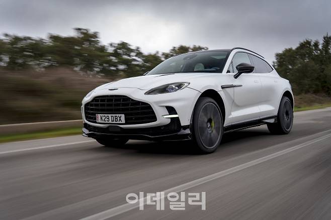 애스턴마틴의 럭셔리 스포츠유틸리티차(SUV)인 DBX707.(사진=애스턴마틴)