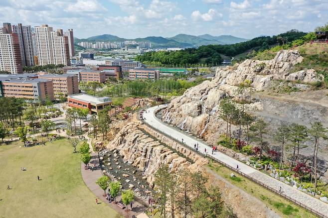 다산중앙공원 열상산수폭포. / 사진제공=남양주시