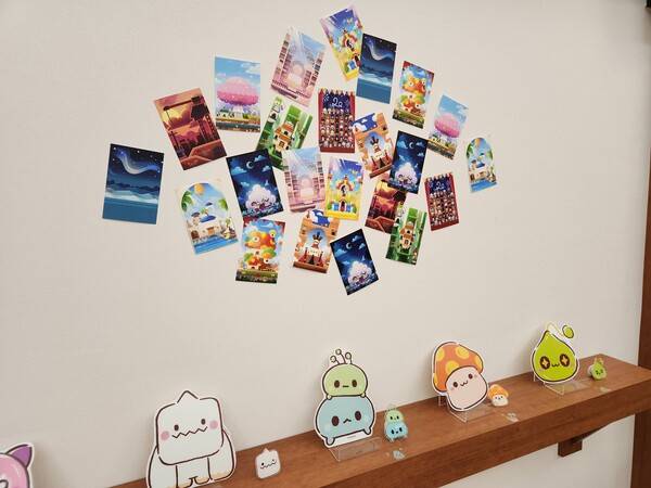 - 엽서와 스탠드&nbsp;