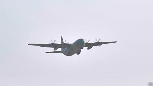 21일 수단 교민 철수 지원차 이륙하는 C-130J 수송기 [국방부 제공]