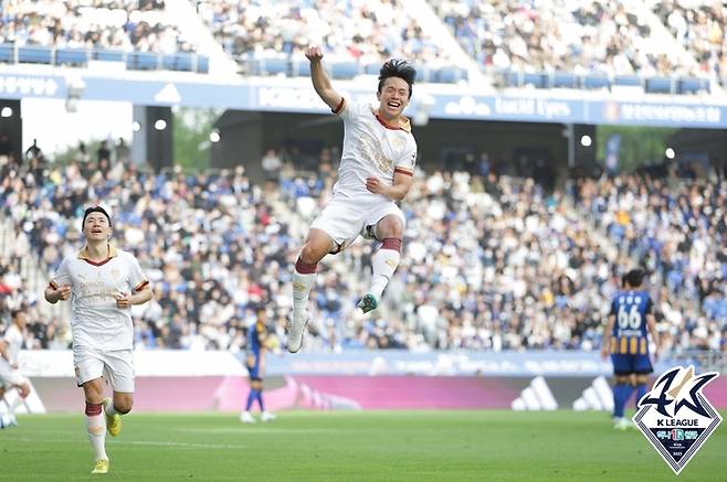 [서울=뉴시스]K리그1 포항 신예 고영준. (사진=프로축구연맹 제공)