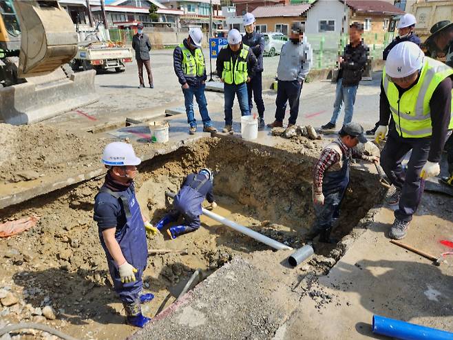 동해시 상수도 현대화사업 관망정비공사 현장. 동해시 제공