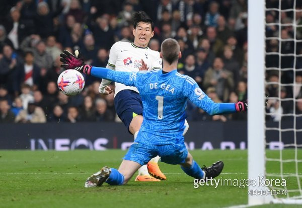 손흥민이 2-2로 균형을 맞추는 동점골을 터뜨리고 있다. 사진=게티이미지코리아.