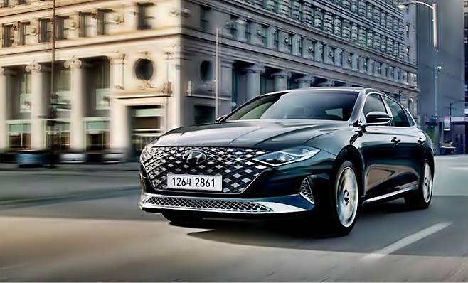 중고차 시장에 인기높은 구형 그랜저  [사진출처=현대차]