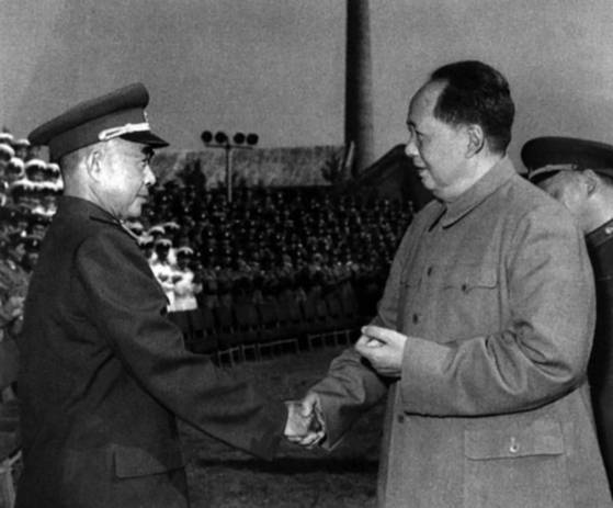 마오쩌둥은 천밍런만 만나면 은근한 미소를 보냈다. 천도 마찬가지였다. [사진 김명호]