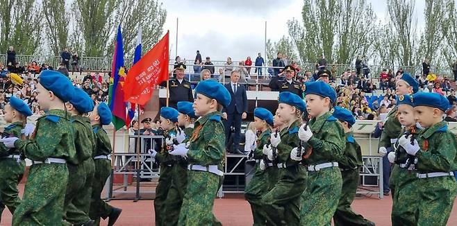 안톤 헤라셴코 우크라이나 내무장관 고문이 공개한 행사 당시 사진. [사진 출처 = 안톤 헤라셴코 트위터 캡처]