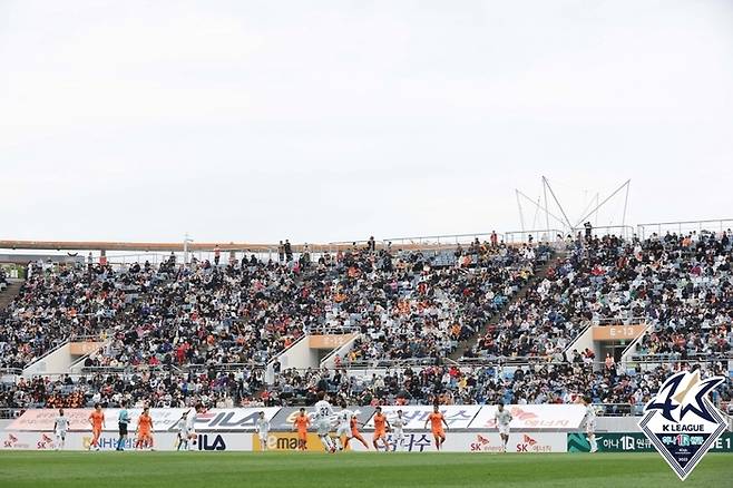 제주 홈 경기장을 가득 메운 관중. 제공 | 한국프로축구연맹