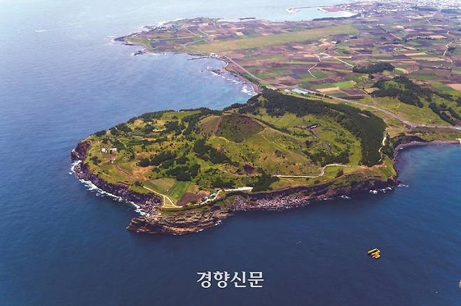 송악산 항공사진. 제주관광공사 제공