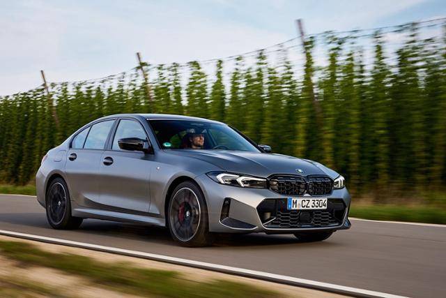 BMW는 마일드 하이브리드 기술을 통해 M40i를 더욱 정교하게 다듬고 있다.