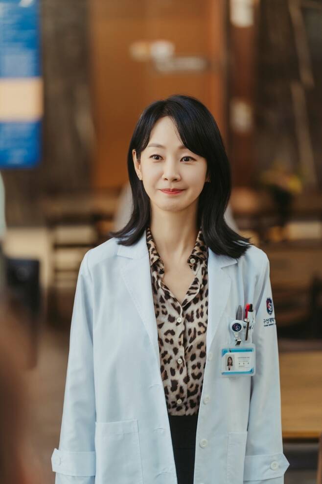 JTBC 주말극 ‘닥터 차정숙’에서 최승희 역을 맡은 배우 명세빈의 연기장면. 사진 JTBC