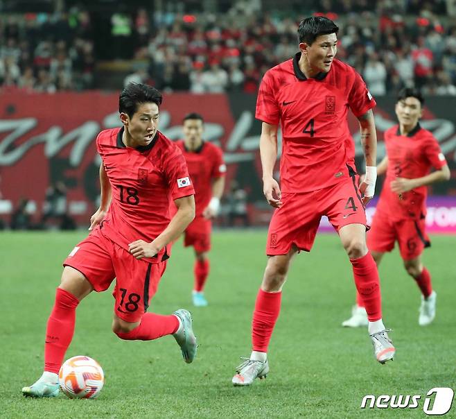 대한민국 축구 국가대표팀 이강인과 김민재./뉴스1 ⓒ News1 민경석 기자