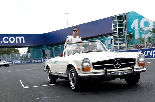 퍼레이드 중인 조지 러셀