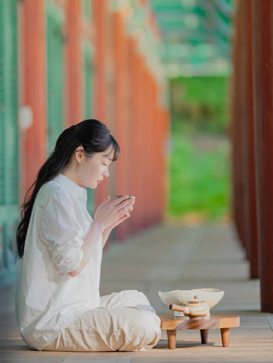 홍보대사 김민하 배우의 ‘산사에서 나를 찾다’ 영상(사진=한국문화재재단).