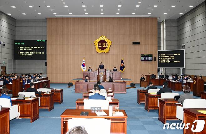 광주시의회가 11일 임시회 본회의 폐회식을 하고 있다.(광주시의회 제공)2023.5.11/뉴스1