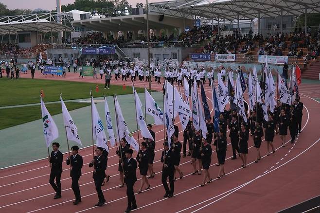 [영동=뉴시스] 안성수 기자 = 화합의 대축전 제62회 충북도민체육대회 개막식이 11일 영동군민운동장에서 진행되고 있다. (사진=영동군 제공) 2023.5.11. photo@newsis.com  *재판매 및 DB 금지