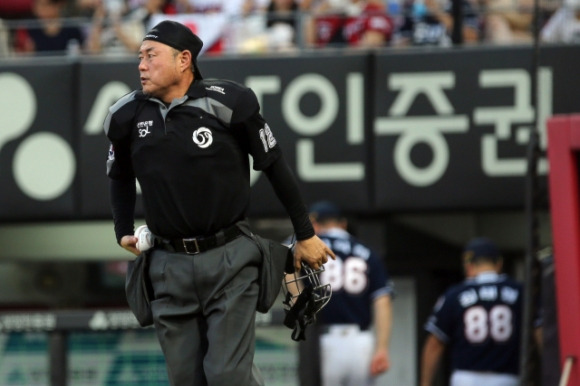 이영재 심판. 한국야구위원회 제공