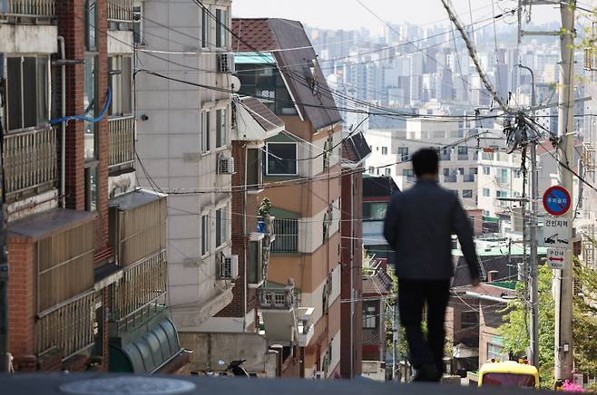 전국에서 전세사기 피해 사례가 속출하고 있는 가운데 4월19일 오후 서울 강서구 화곡동 빌라 밀집 지역의 모습 ⓒ 연합뉴스