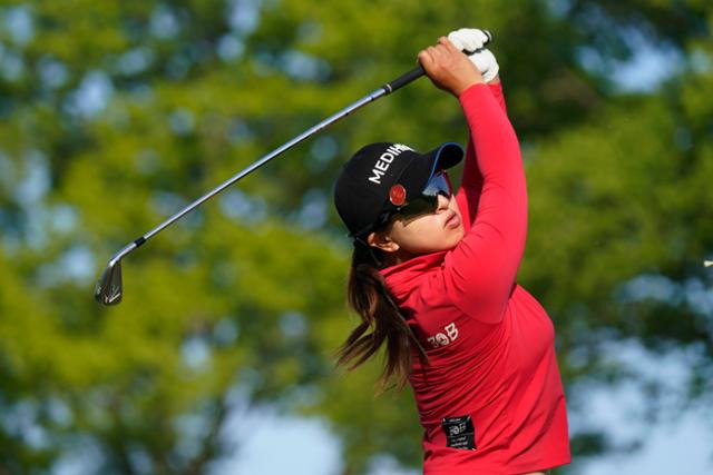 김세영이 12일 미국 뉴저지주 클리프턴의 어퍼 몽클레어 컨트리클럽(파71)에서 열린 LPGA 투어 코그니전트 파운더스컵 1라운드 17번 홀에서 티샷을 하고 있다. 클리프턴=AP 연합뉴스