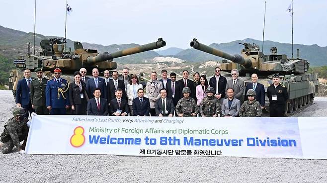 [서울=뉴시스] 이정미 정의당 대표는 12일 "윤석열 정부가 미얀마 군사독재정권 대사를 무기 수출 박람회에 초청한 사실이 밝혀졌다"고 지적했다. (사진=이정미 대표 SNS 캡쳐) 2023.05.12. photo@newsis.com  *재판매 및 DB 금지