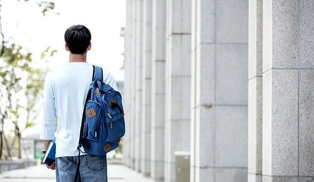 최근 4년간 서울대학교와 전국 의과대학에 입학한 학생 가운데 절반 가량이 수도권 출신인 것으로 나타났다. 최상위권 대학 진학 결과에 심각한 지역 불균형이 발생하고 있다는 지적이 나온다. 이미지투데이