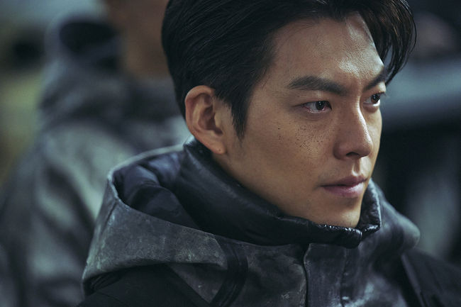 Black Knight Kim Woo-bin as 5-8 in Black Knight Cr. Kim Jin-young/Netflix © 2023