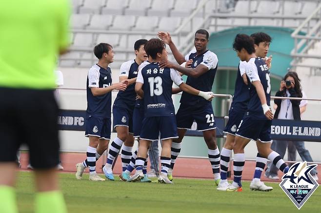 서울 이랜드의 호난(가운데)(한국프로축구연맹 제공)