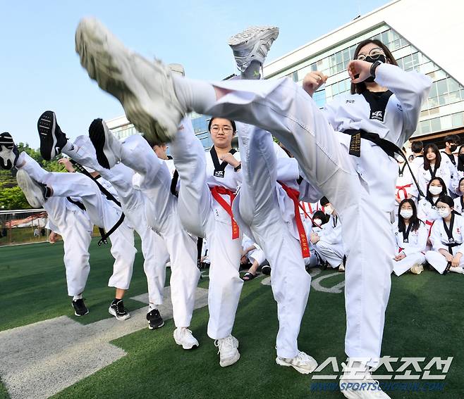 경기도 화성시 동탄국제고등학교 학생들이 아침 태권도를 하고 있다. 화성=박재만 기자pjm@sportschosun.com/2023.05.10/