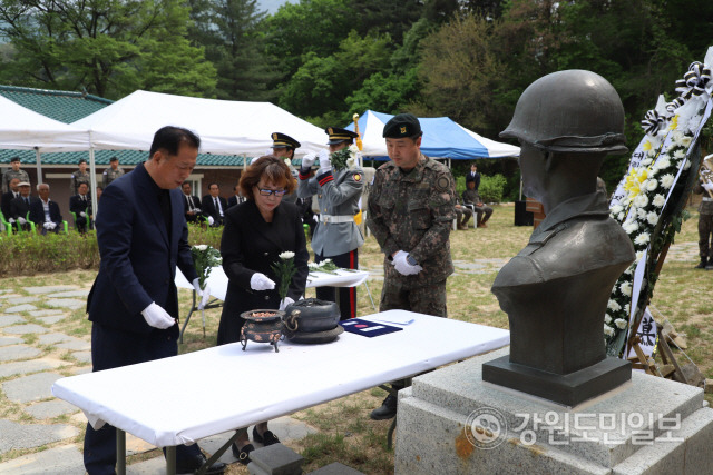 ▲ 육군 제15보병사단은 최근 화천군 소재 27사단 역사공원에서 고 차성도 중위 ‘제53주기 추모식’을 엄수했다.