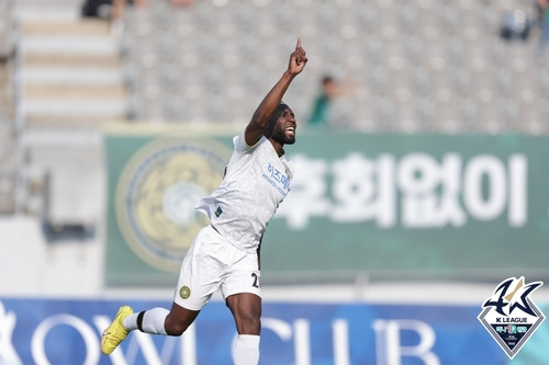 골 넣고 기뻐하는 김포의 루이스 [한국프로축구연맹 제공. 재판매 및 DB 금지]