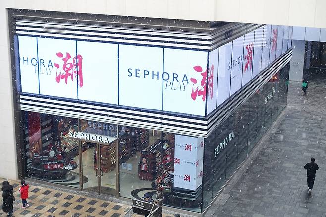 프랑스 LVMH 산하 뷰티 유통 체인 세포라(SEPHORA)가 2021년 5월 중국 베이징 싼리툰 타이쿠리 쇼핑몰에 연 플래그십 스토어. /베이징=김남희 특파원