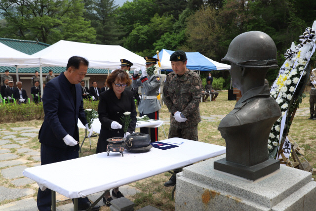 ▲ 육군 제15보병사단은 최근 화천군 소재 27사단 역사공원에서 고 차성도 중위 ‘제53주기 추모식’을 엄수했다.