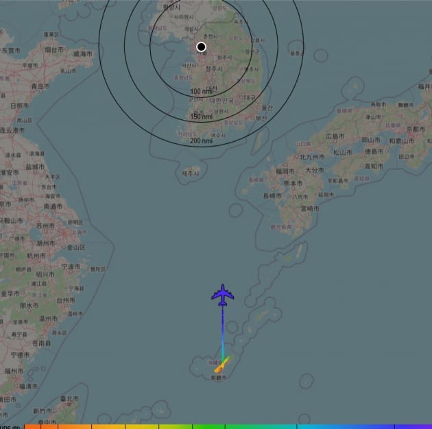 14일(UTC) 기준 서해에 항적을 노출한 RC-135S 코브라볼./ ads-b익스체인지 사이트.