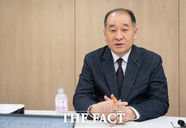 박순혁 금양 홍보이사가 15일 회사에 사의를 표했다. 사진은 박순혁 이사가 지난 4월 20일 서울 마포구 금양 서울 사무소에서 <더팩트>와 인터뷰하는 모습. /박헌우 기자