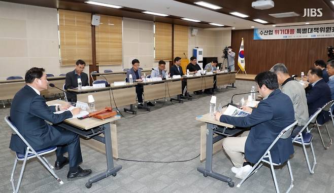 오늘(16일) 제주자치도청에서 열린 수산업 위기대응 특별대책위원회 제4차 회의(제주자치도 제공)