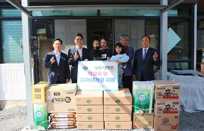 프리미엄 과일구독서비스 '과일맛선' 농촌 다자녀 가구에 지원 *재판매 및 DB 금지