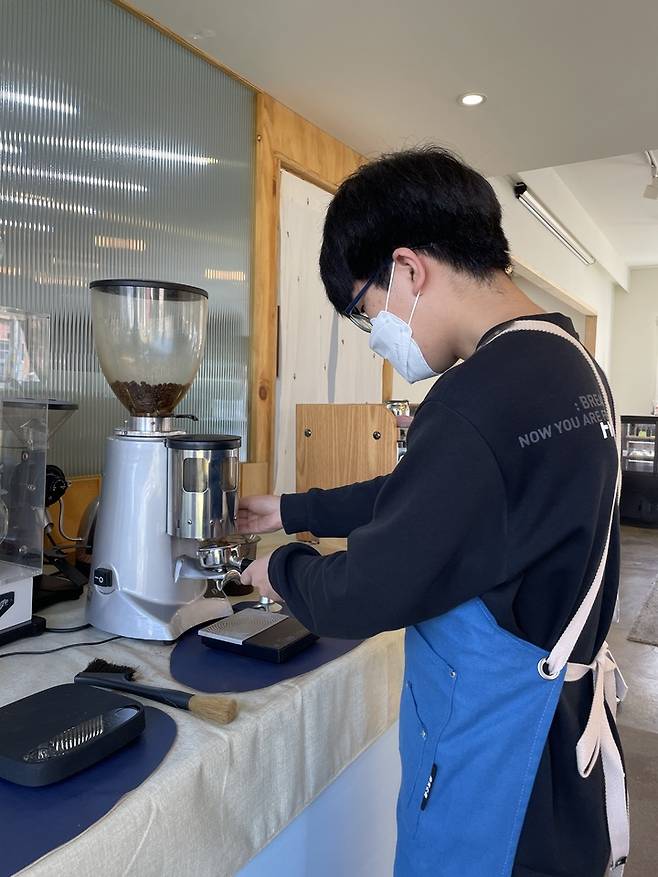 [안동=뉴시스] 자격증 취득을 위해 관련 수업을 받는 학생. (사진=경북교육청 제공) 2023.05.16 *재판매 및 DB 금지