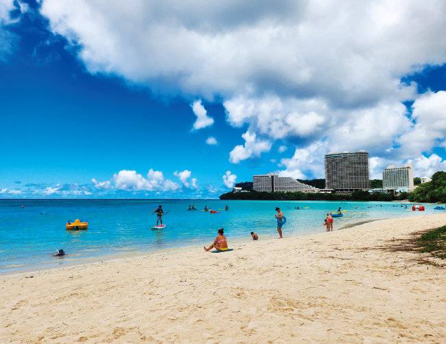 호텔과 리조트, 대형 쇼핑몰과 레스토랑 등이 위치한 투몬비치. [재이 제공]