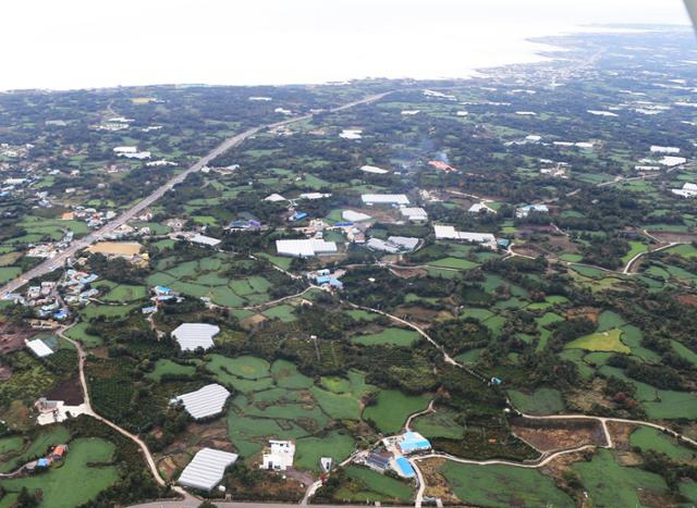 제주 제2공항 건설사업 예정지인 서귀포시 성산읍 일대 전경. 한국일보 자료사진