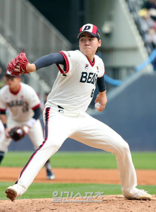 2023 KBO 프로야구 두산베어스와 LG트윈스의 경기가 7일 오후 서울 잠실야구장에서 열렸다. 2회에 구원등판한 최승용이 역투하고 있다. 잠실=김민규 기자 mgkim1@edaily.co.kr