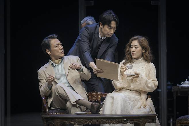 A scene from "The Cherry Orchard" (NTCK)