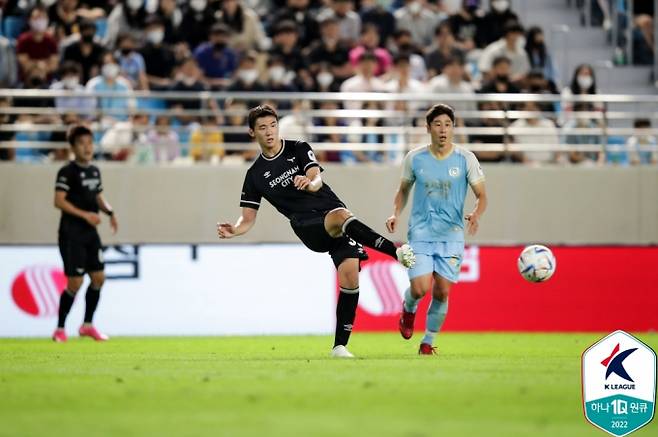 잉글랜드 프리미어리그(EPL) 브렌트포드로부터 공식 이적 제안을 받은 김지수. /사진= 한국프로축구연맹