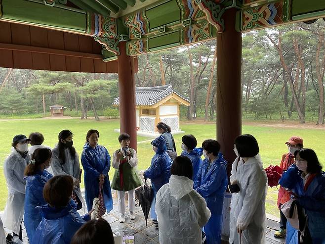 [서울=뉴시스] 2022 사릉 정자각 해설 현장 (사진=문화재청 제공) 2023.05.17. photo@newsis.com *재판매 및 DB 금지