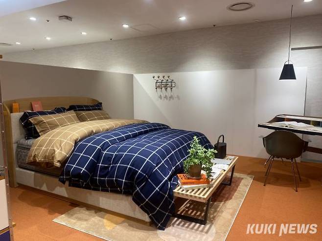 팝업스토어 침실. 사진=심하연 기자