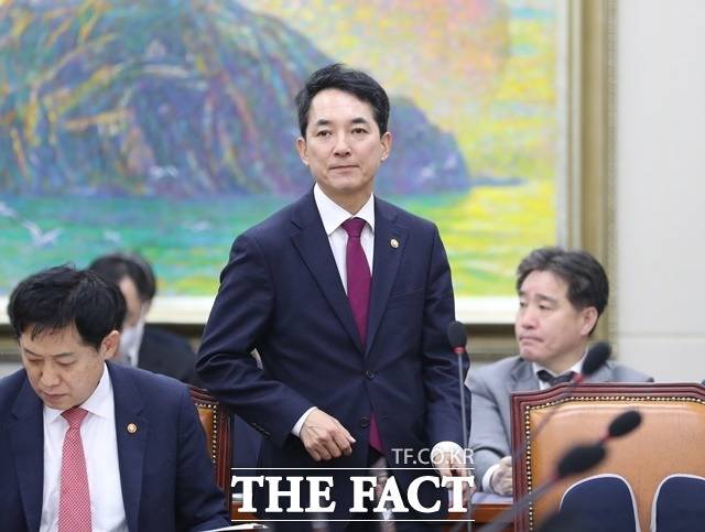 박민식 국가보훈처장이 지난 4월 6일 국회에서 열린 정무위원회 전체회의에 출석하는 모습. /뉴시스