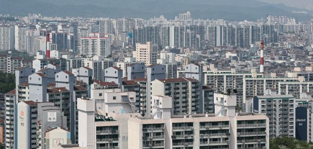 사진은 이날 서울 강북구, 도봉구 아파트 단지 모습. 뉴스1